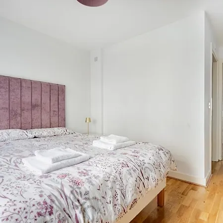 Apartment Modern 2bed, 2 Bath Flat, 3 Min To Connolly Station Dublin