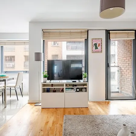 Modern 2bed, 2 Bath Flat, 3 Min To Connolly Station Apartment Dublin