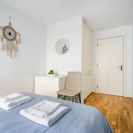 Apartment Modern 2bed, 2 Bath Flat, 3 Min To Connolly Station *
